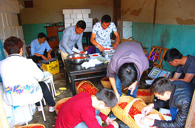 湖北日報牽線搭橋 深山櫻桃俏走四方